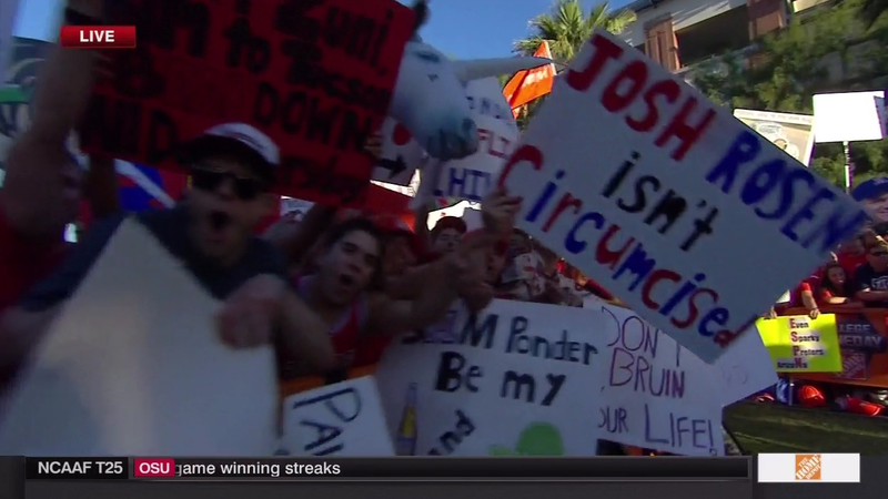 Illustration for article titled jet fUel Can't meLt steel beAms: Your Tucson College GameDay Sign Roundup